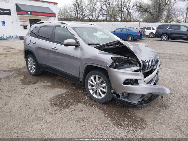 Salvage Jeep Cherokee Image