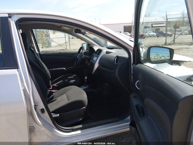 Nissan Versa 1.6 Sv