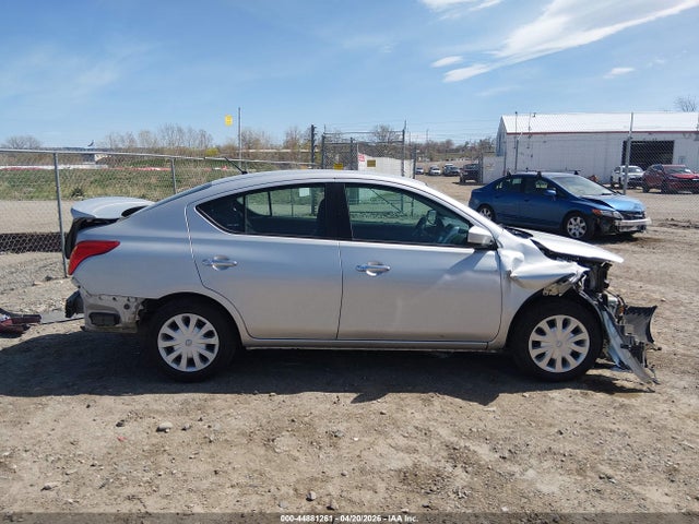 Nissan Versa 1.6 Sv