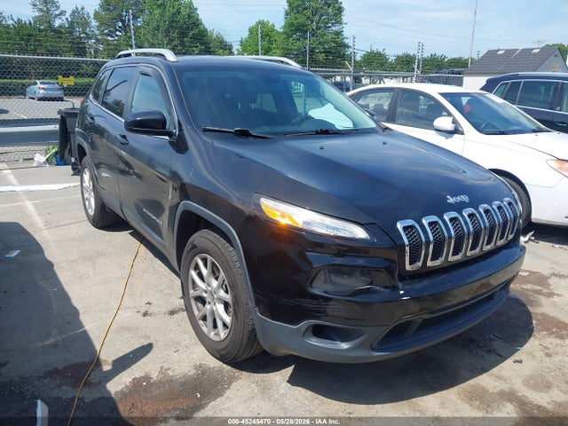 Salvage Jeep Cherokee Image
