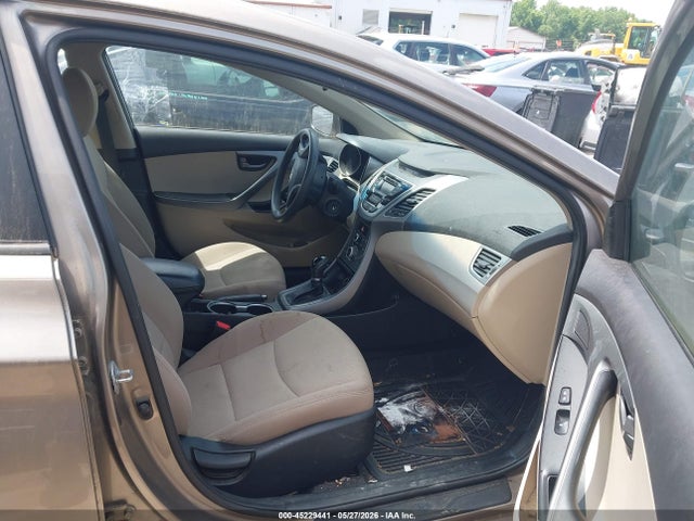 Hyundai ELANTRA Se