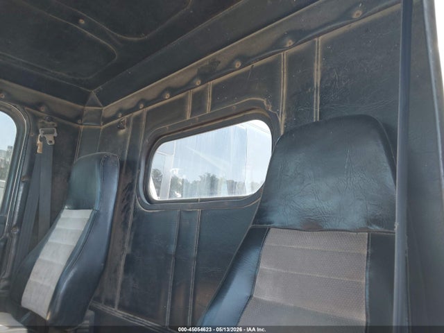 Freightliner Conventional Fld120