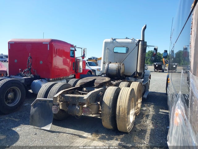Freightliner Conventional Fld120