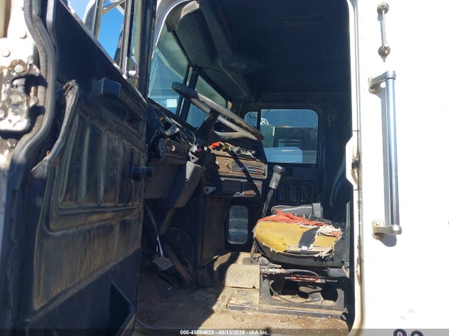 Freightliner Conventional Fld120