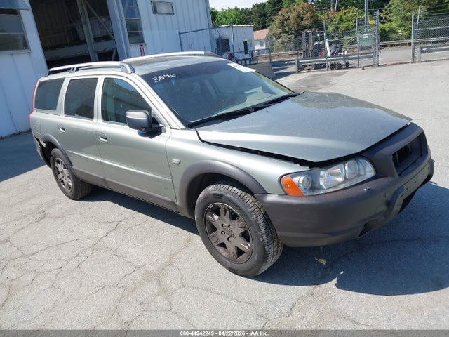 Salvage Volvo XC70 Image