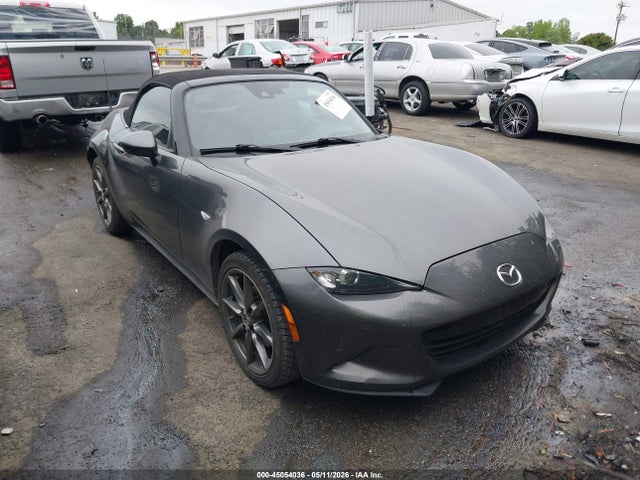 Salvage Mazda MX-5 Miata Image