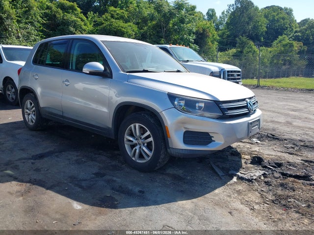 Salvage Volkswagen Tiguan Image