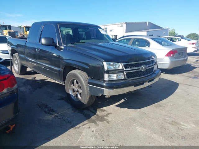 Salvage Chevrolet Silverado 1500 Image