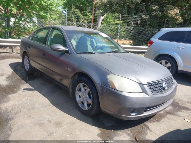 Salvage Nissan Altima Image