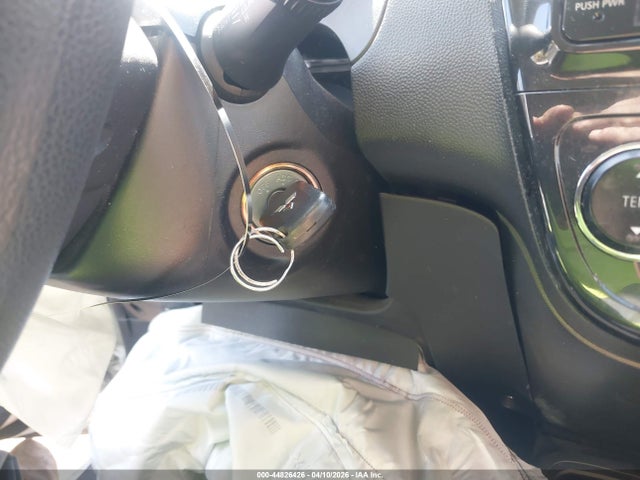 Mitsubishi Mirage Es