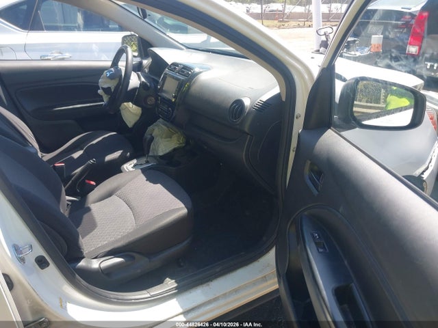Mitsubishi Mirage Es