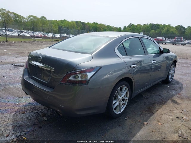 Nissan Maxima