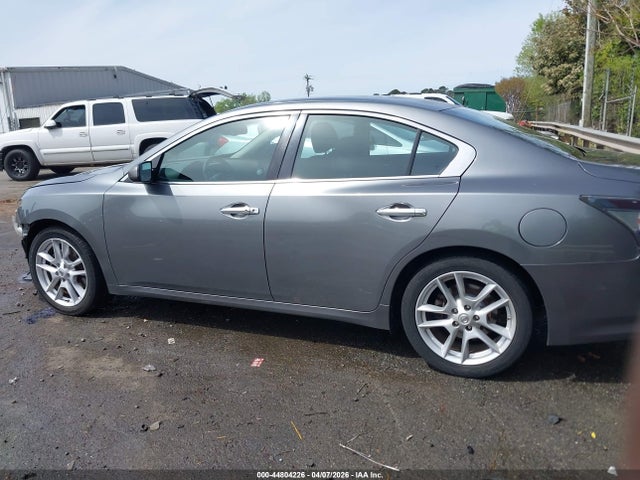 Nissan Maxima