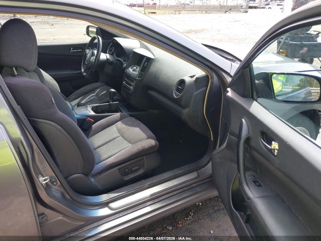 Nissan Maxima