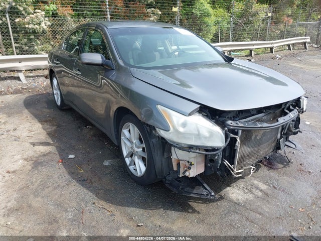 Salvage Nissan Maxima Image