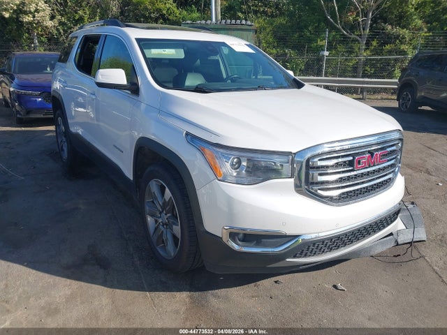 Salvage GMC Acadia Image
