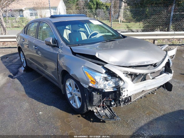 Salvage Nissan Altima Image