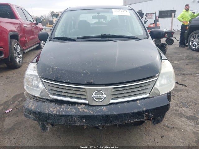 Nissan Versa 1.8s