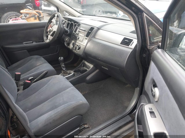 Nissan Versa 1.8s