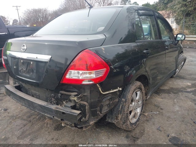 Nissan Versa 1.8s