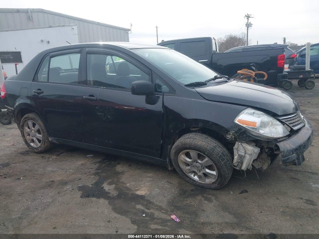 Nissan Versa 1.8s