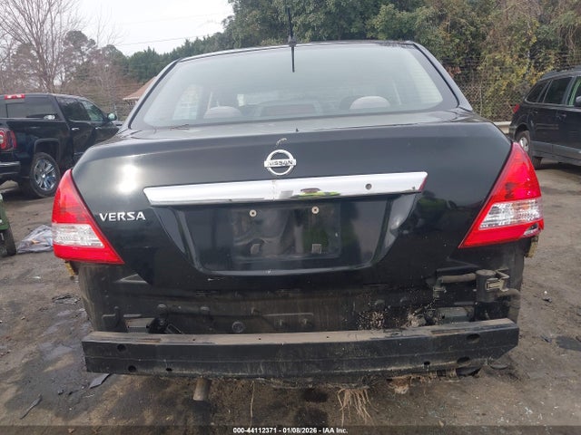 Nissan Versa 1.8s