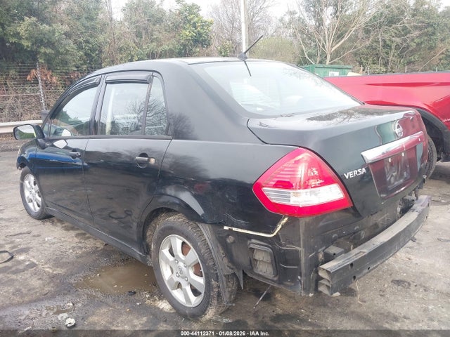 Nissan Versa 1.8s