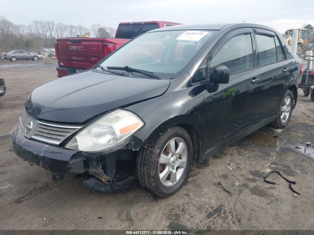 Nissan Versa 1.8s