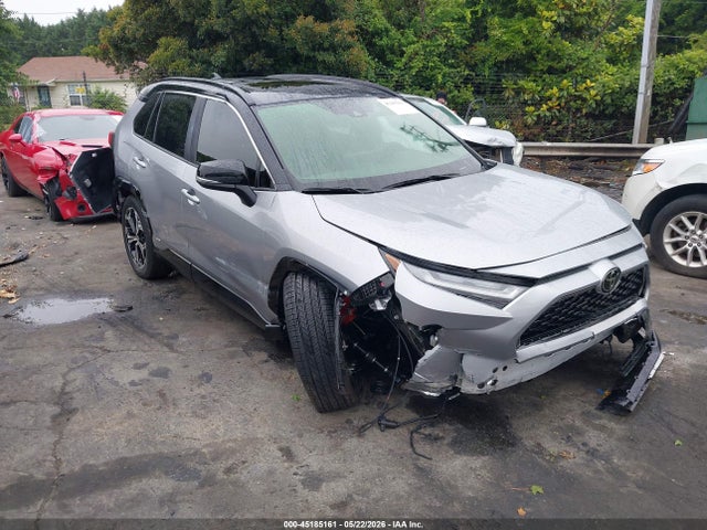 Salvage Toyota RAV4 Image