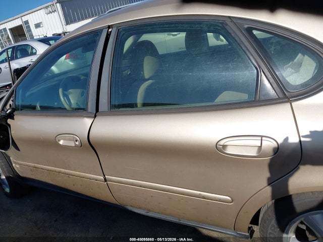 Ford Taurus Se