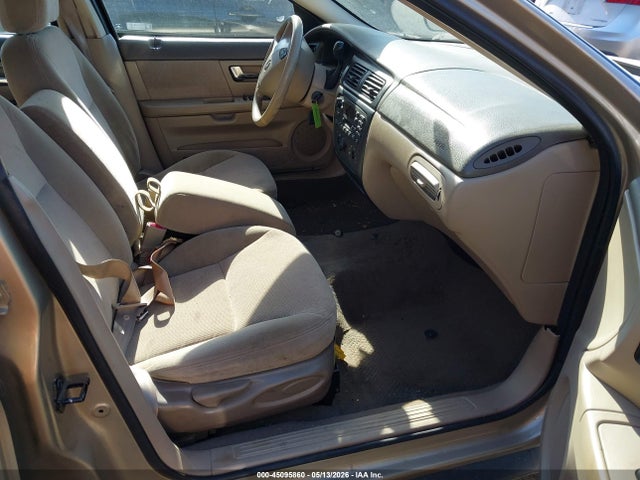 Ford Taurus Se