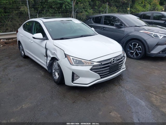 Salvage Hyundai ELANTRA Image