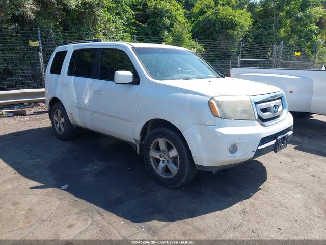Salvage Honda Pilot Image