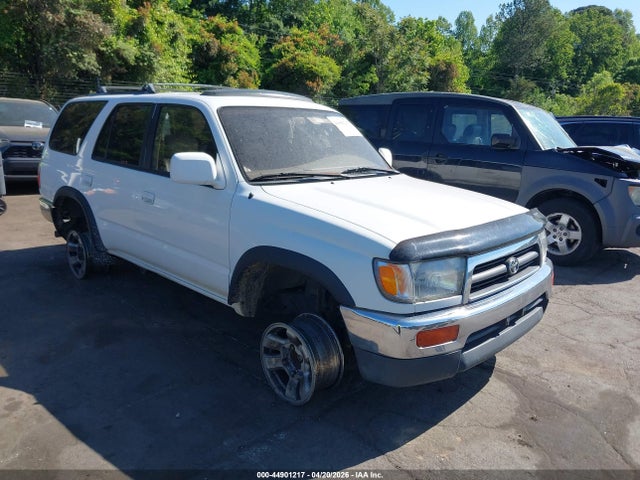 Salvage Toyota 4Runner Image