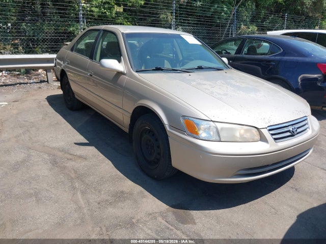 Salvage Toyota Camry Image