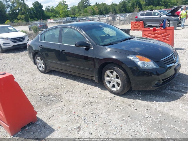Salvage Nissan Altima Image
