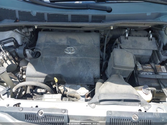 Toyota Sienna Xle V6 8 Passenger