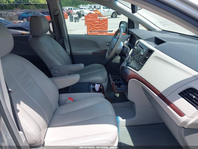 Toyota Sienna Xle V6 8 Passenger