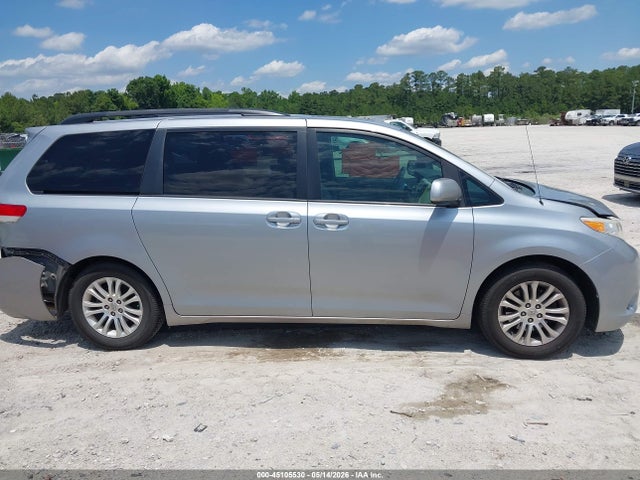 Toyota Sienna Xle V6 8 Passenger