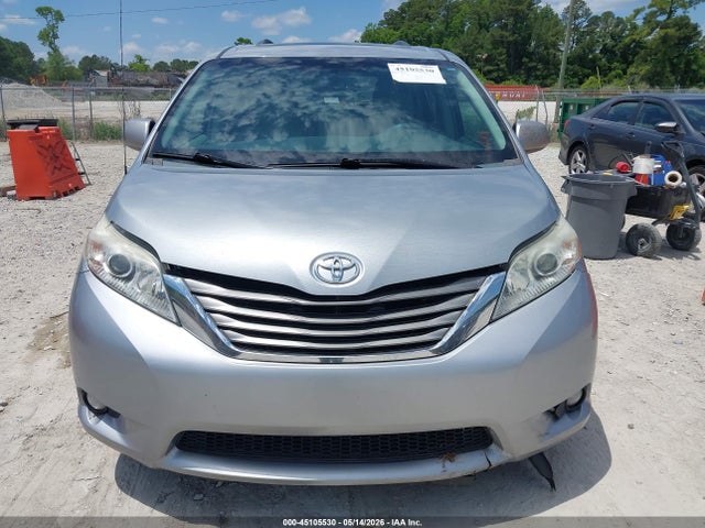 Toyota Sienna Xle V6 8 Passenger