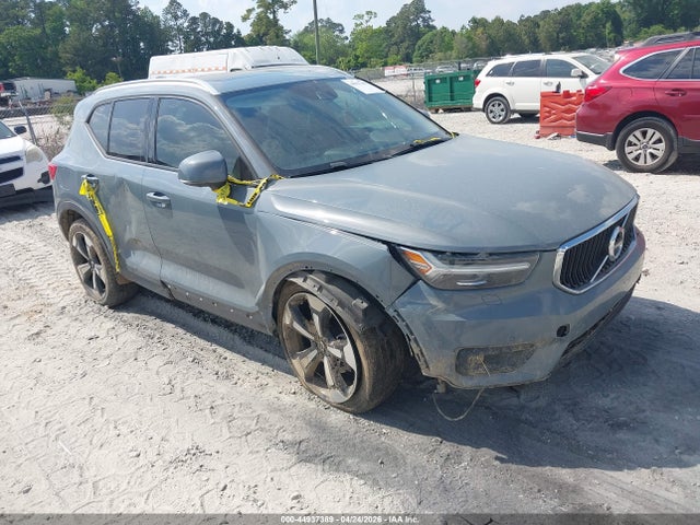 Salvage Volvo XC40 Image