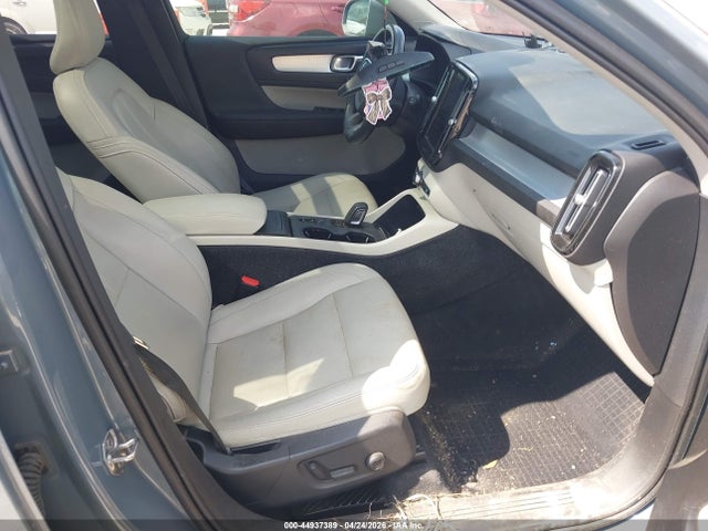 Volvo XC40 T5 Momentum
