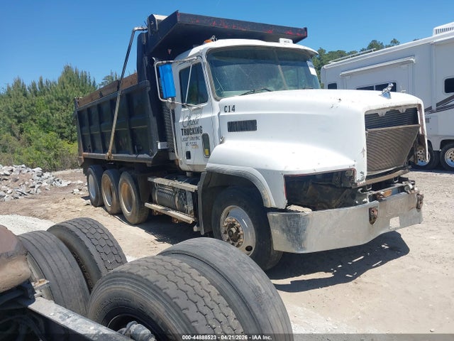 Salvage Mack 600 Image