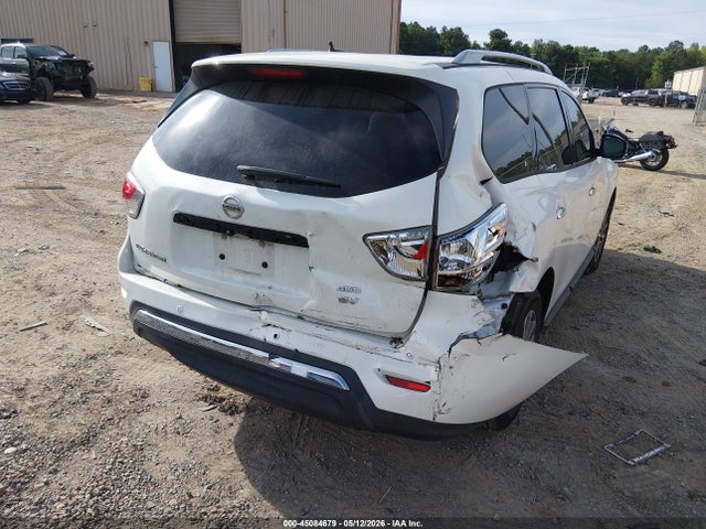 Nissan Pathfinder Sv