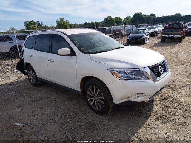 Salvage Nissan Pathfinder Image