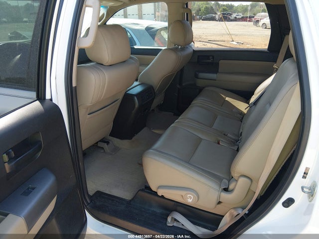 Toyota Sequoia Sr5 5.7l V8