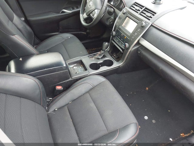 Toyota Camry Se