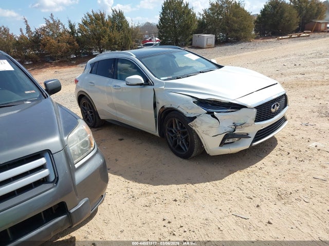 Salvage INFINITI Qx Image