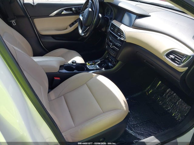 INFINITI Qx Premium