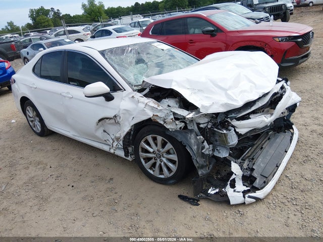 Salvage Toyota Camry Image
